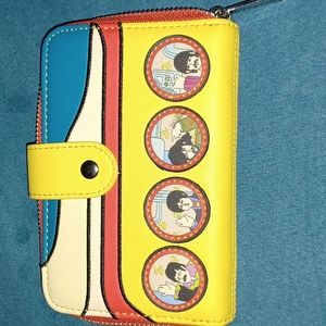 💛Loungefly Beatles wallet💛